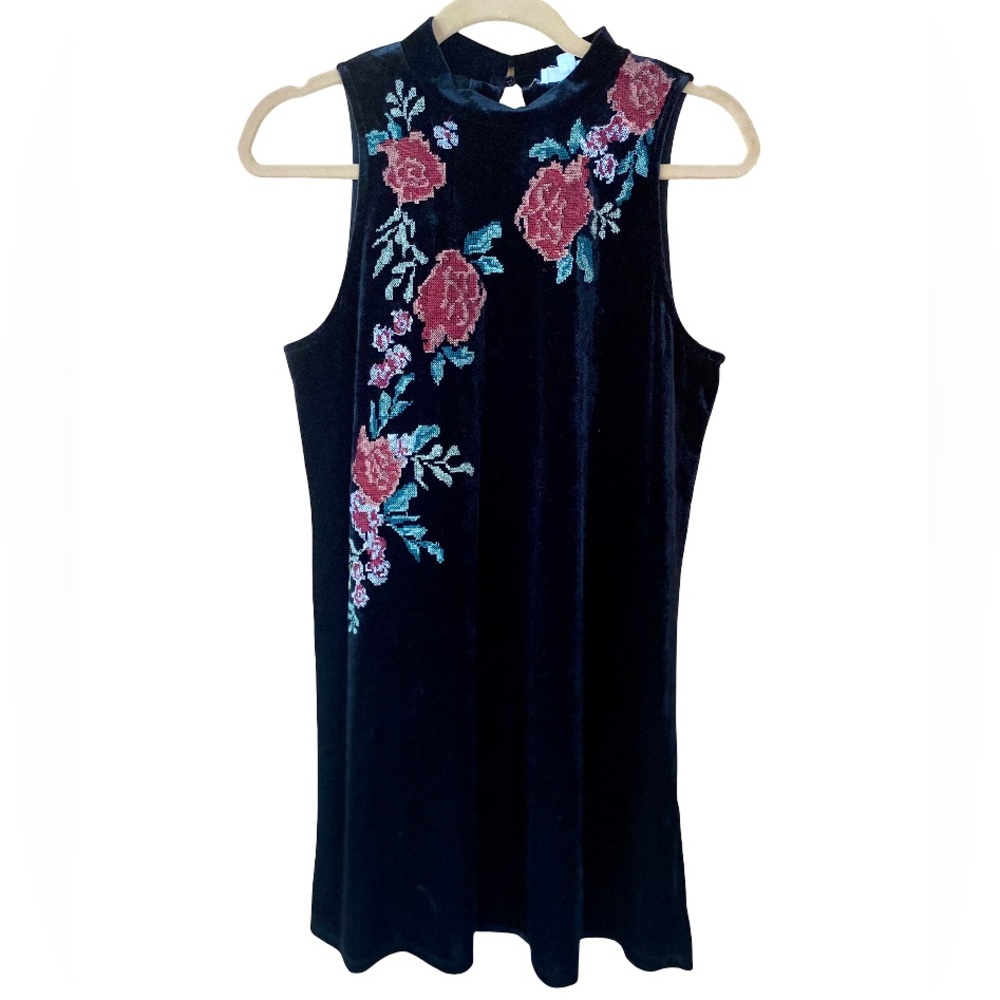 THML crushed velvet sleeveless mock neck dress with embroidered flowers size M